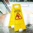 Πλαστική Πινακίδα Τύπου Λάμδα "Wet Floor"