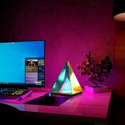 Φωτιζόμενη Ακρυλική Πυραμίδα LED Με Τρισδιάστατο Εφέ 20x12cm